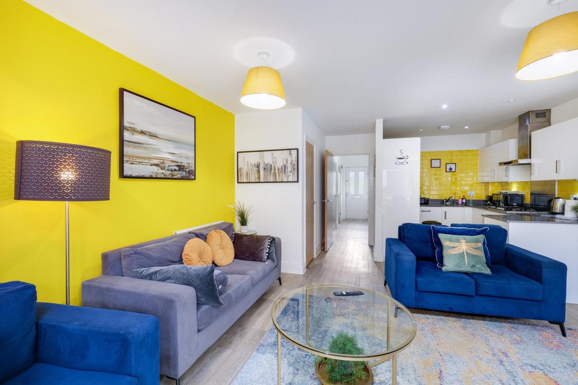 Foxherne 5Bdr 3Ba Serviced House With Parking - Slough By 360Stays Dış mekan fotoğraf